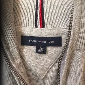 Tommy Hilfiger Men's Gray Sweater